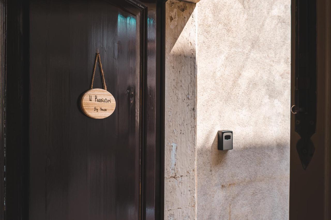 U Passiaturi Big House Apartment Catania Bagian luar foto