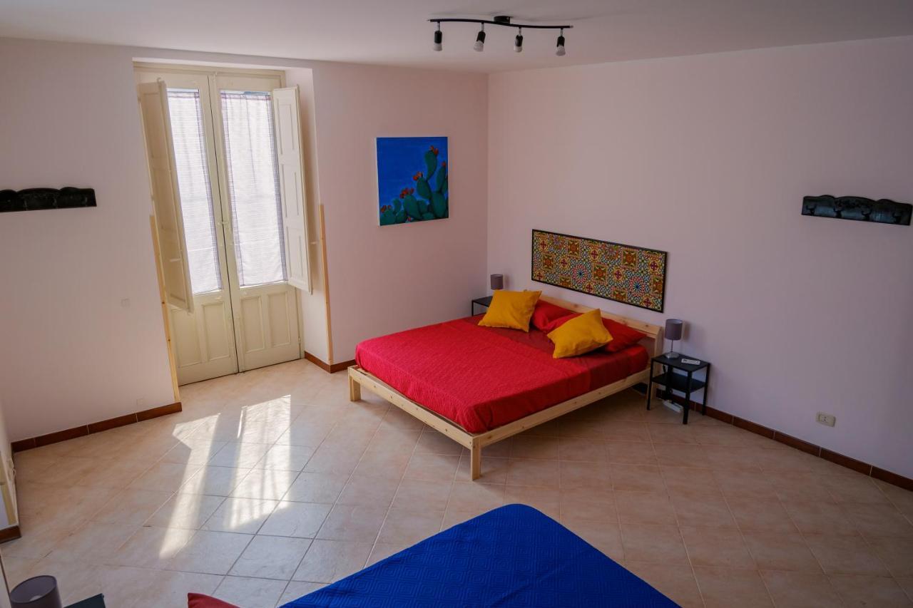 U Passiaturi Big House Apartment Catania Bagian luar foto